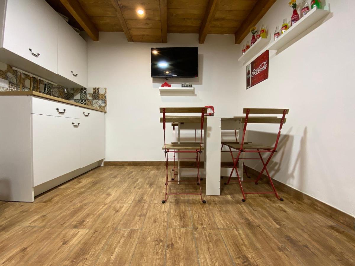 Vat' Coke House Apartment Napoli Bagian luar foto