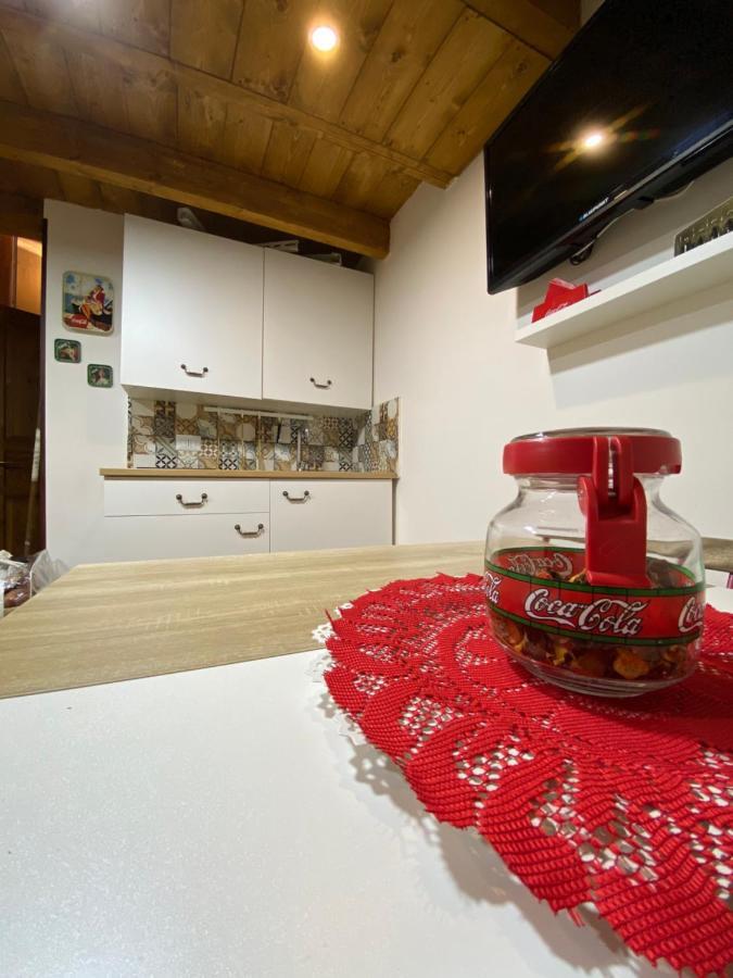 Vat' Coke House Apartment Napoli Bagian luar foto