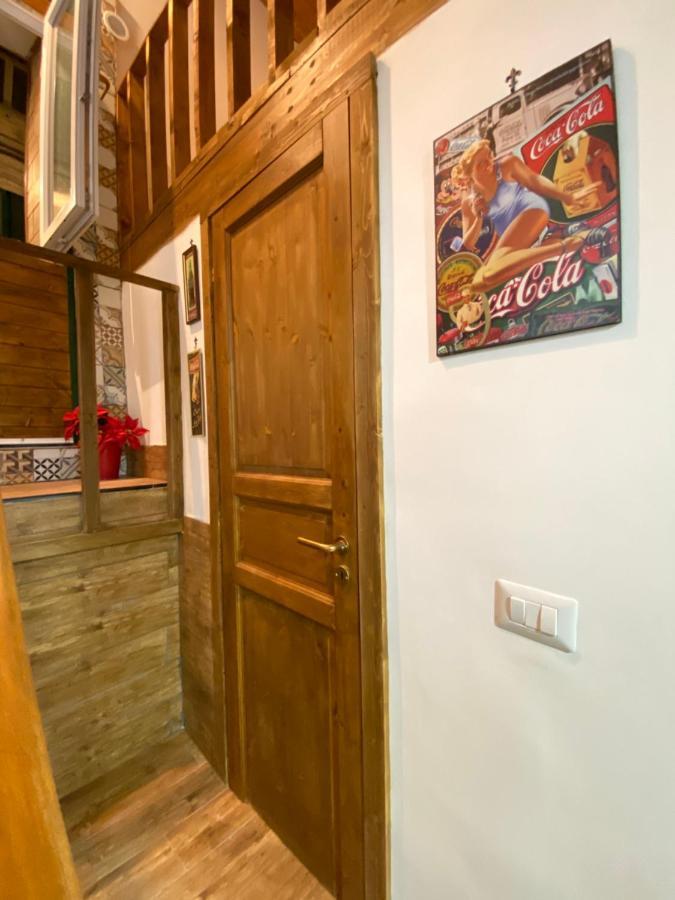 Vat' Coke House Apartment Napoli Bagian luar foto